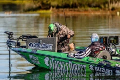 Abu Garcia Adrian Avenas Fantasista Premier / REVO4 Rocket LH Buzzbait Combo -Quality Fishing Supplies Store adrian avenas abu garcia fnpc73 6 revo4 rocket l buzzbait casting combo 72337.1651242877